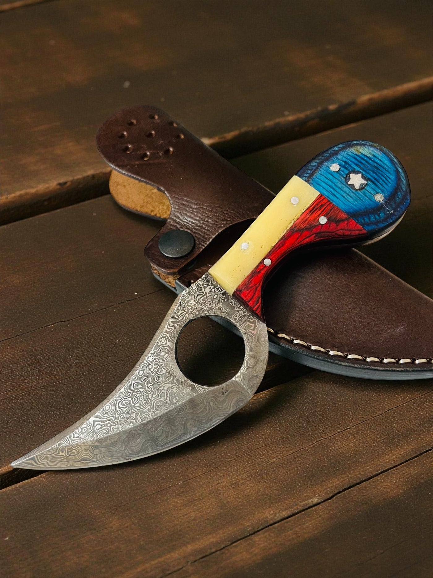 Handmade Damascus Hunting skinning  Camping knife with Leather sheathe