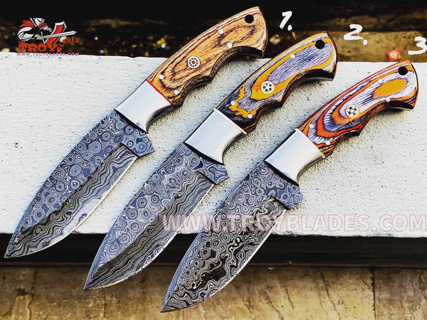 Custom Handmade Damascus Hunting Knives D552